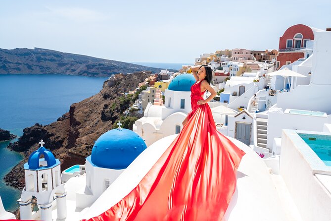1-Hour Flying Dress Photoshoot, Instagram spots - Meeting Vicky in Firostefani, then hitting Imerovigli and Firostefani