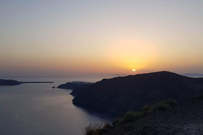 24h Luxury Santorini Transfer or Arrival or Departure one way - Price, group size, and when it’s a smart deal
