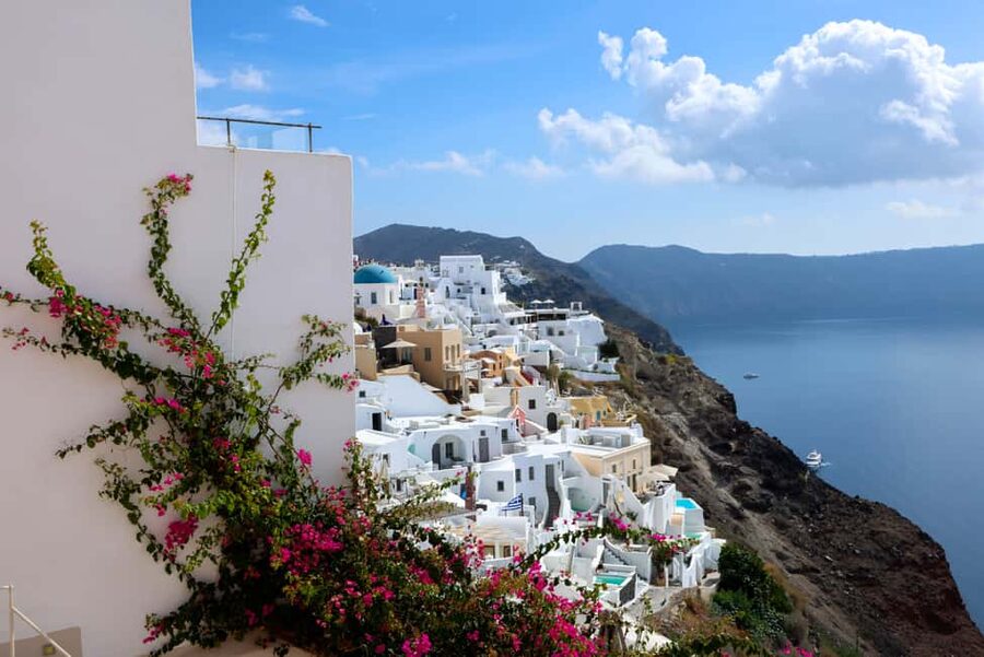 6-h Best of Santorini Sightseeing Guided Tour - Oia First: Blue Domes, Photo Targets, and Easy Village Wandering