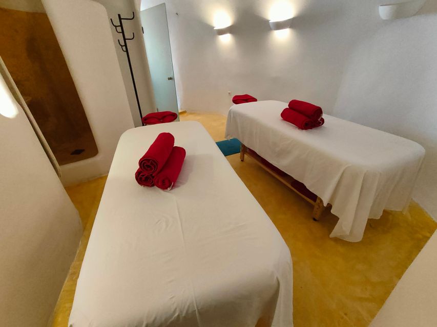 Akrotiri: Aromatherapy Couples Massage - The Massage Itself: Aromatherapy Swedish Technique for Two