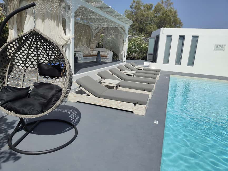 Akrotiri: Departure Day Spa Package Wine/Fruits/Pool Access - Where you meet: Santorini Princess Presidential Suites, Akrotiri