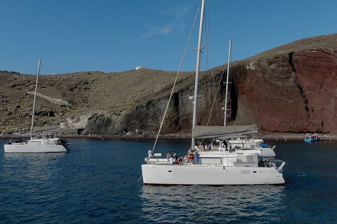 ALL-INCLUSIVE: Santorini Caldera Cruise with Greek Meal & Drinks - Pickup, timing, and the group size rule that keeps things calm