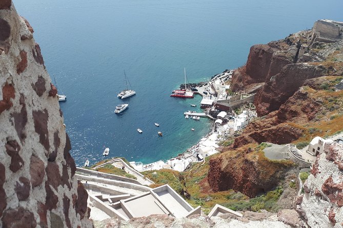 Amazing sightseeing in Santorini 2022 - Stop 2: Megalochori’s traditional architecture, where the walking is gentle