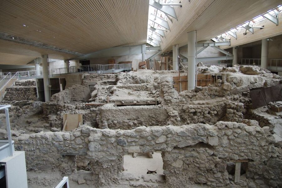 Archaeological Bus Tour To Akrotiri Excavations & Red Beach - Who this Santorini bus tour fits best (and who should skip it)