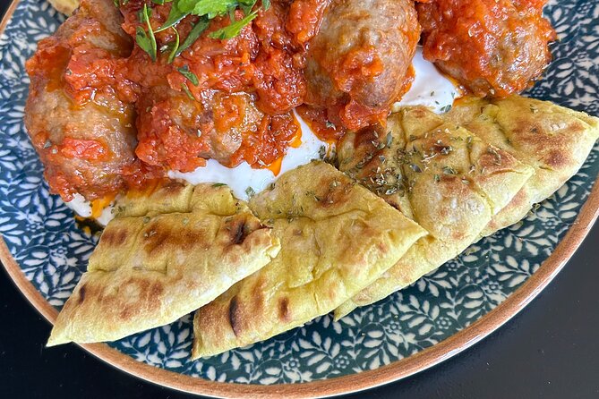 Authentic Greek food tapas and wine tasting - Cave village - The meze lunch at a traditional kafeneio: the real reason to book