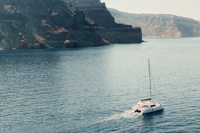Beautiful Day Catamaran Caldera Cruise incl. Meal & Drinks - White Beach and Mesa Pigadia: where the day turns into snorkeling time