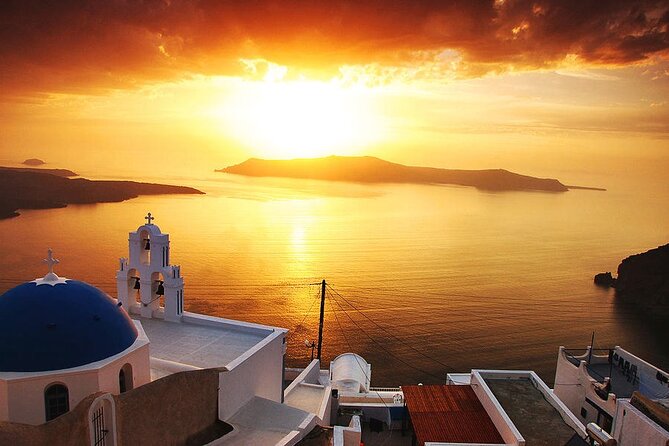 Best of Santorini in 4 Hours – Private Local Experience - Oia’s whitewashed lanes and hidden photo corners