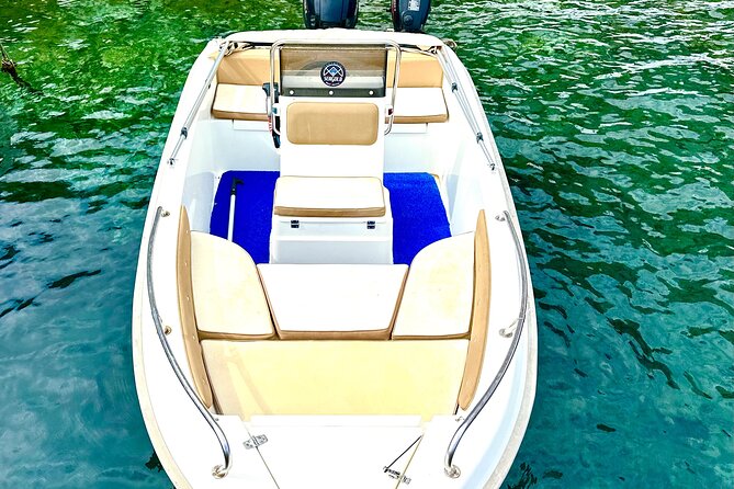 Boat Rental in Santorini - The Pickup and Getting to the Boat Slip Without Stress