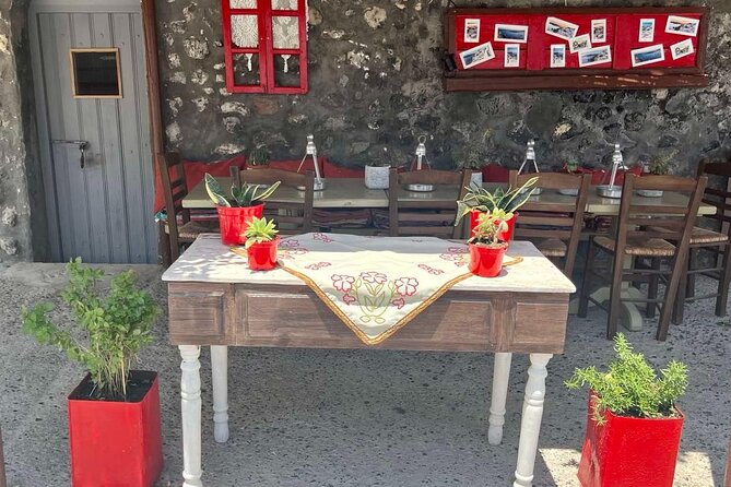 Cooking Class in Traditional cave house in Santorini! - Tips to get the most out of your cave-house lunch