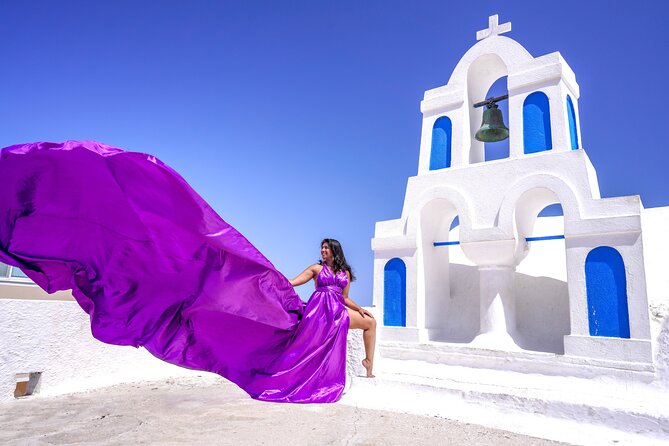 Flying Dress Experience -Private Santorini Photoshoot - Timing in practice: 1 hour 5 minutes in Oia