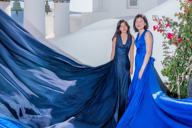 Flying Dress Experience -Private Santorini Photoshoot - Comfort and posing: what makes Maria’s sessions work