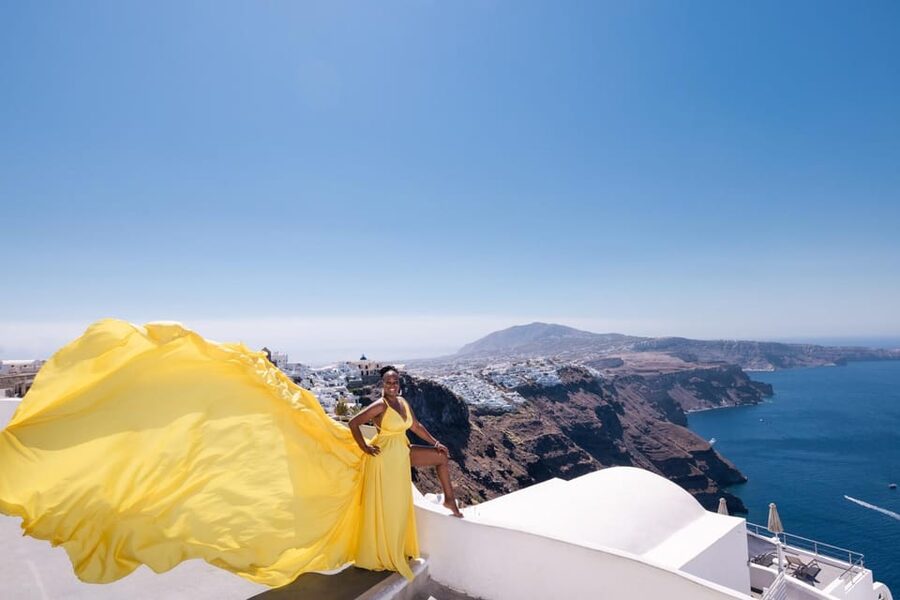 Flying dress Photoshoot in Santorini with Hotel Pickup - Key things that make this shoot feel worth it