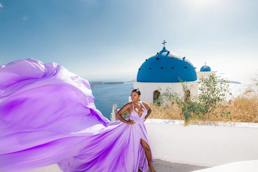 Flying dress Photoshoot in Santorini with Hotel Pickup - Price value check: is $141 per person a good deal?