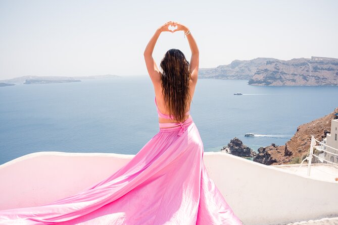 Flying Dress Santorini Photoshoot - Photo delivery: 50 edited images and what to watch for