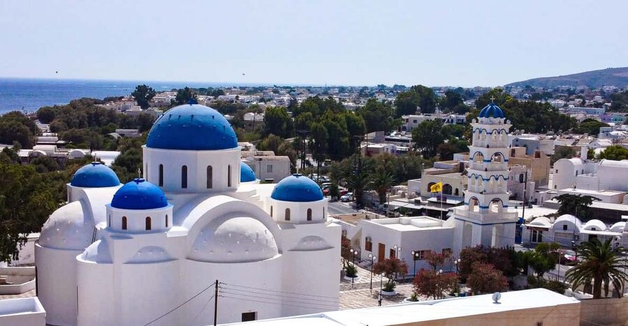 From Fira: Santorini Highlights Minibus Tour with Oia Sunset - A full-day Fira to Oia minibus route that keeps the day moving