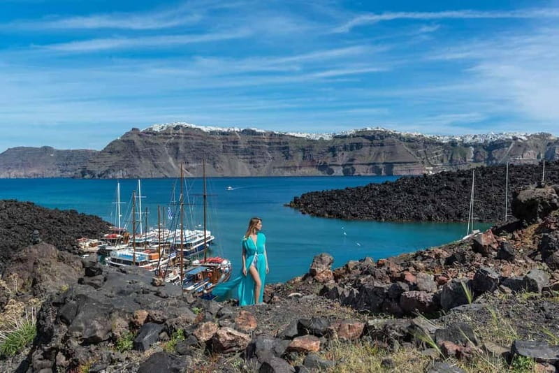 From Santorini: Volcano Cruise With Oia Sunset - Oia after the bus transfer, 2 to 3 hours that you can actually control