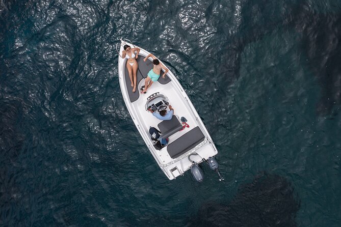 Full Day Boat Rental Without a License in Santorini - Key things that make this boat rental work in real life