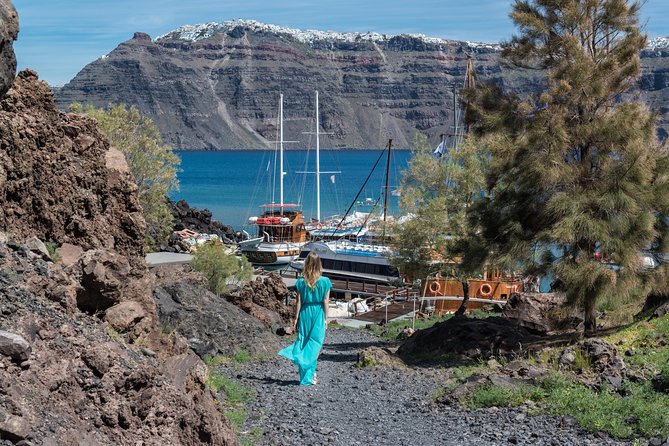 Full Day Boat Tour to Caldera Islands & Sunset in Oia by bus - Stop 2: Palea Kameni Hot Springs, 30 Minutes, and the 30 to 40 Meter Swim