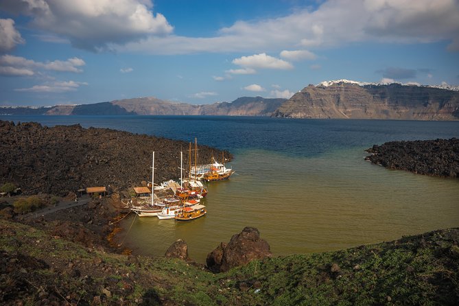 Full Day Santorini Caldera Cruise - The boat ride around Oia and the comfort details that matter