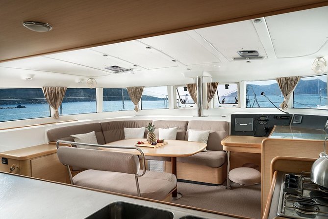 Luxury Caldera Cruise with a rich BBQ meal and drinks! - Who this cruise suits best (and who might not love it)