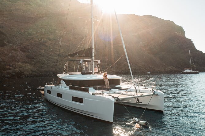 Majestic Catamaran Caldera Cruise with Snacks, Meal & Drinks - Onboard WiFi: when it helps and when it doesn’t