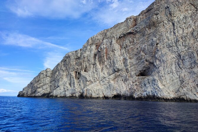 Morning or Afternoon 3hour Private boat Tour in Santorini - Key highlights at a glance