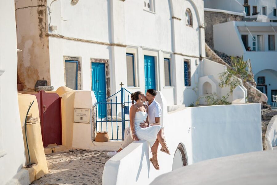 Oia: Couple photoshoot with 30 edited Photos - Oia blue domes and why this shoot works in real life