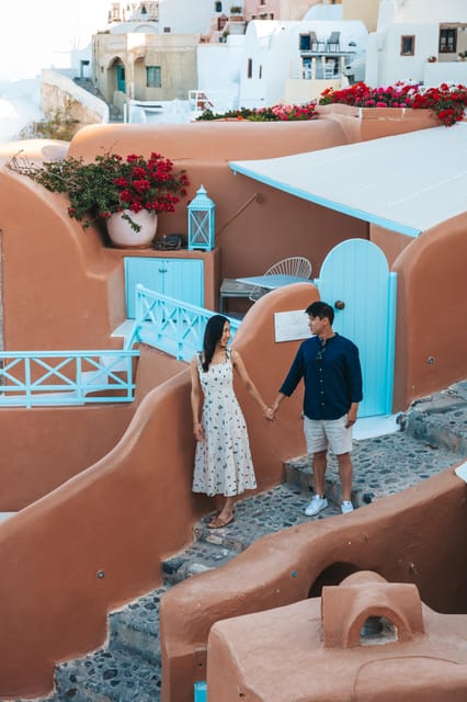 Oia: Couple photoshoot with 30 edited Photos - Price and value: what $169 per group actually buys
