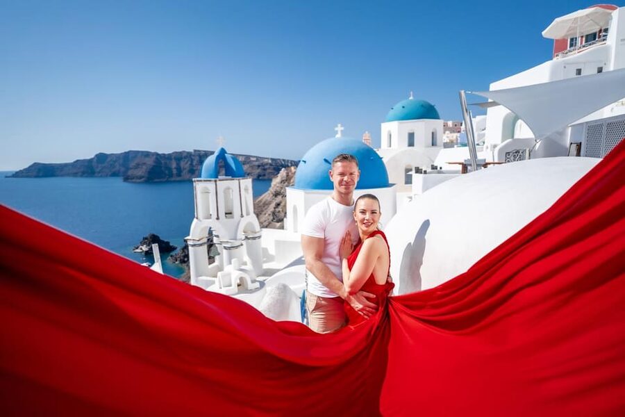 Oia: Santorini Photoshoot with Flying Dress Rental Option - Flyoia Flying Dresses: What the Rental Changes in Your Photos