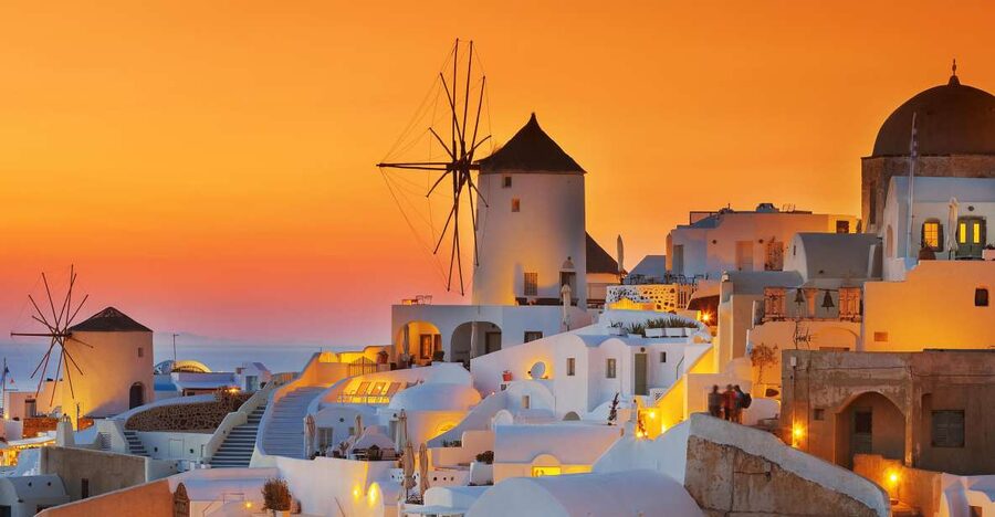 Oia Sunset Daily Tour - From Fira Bus Stop or Your Hotel, in a Climate-Controlled Minivan
