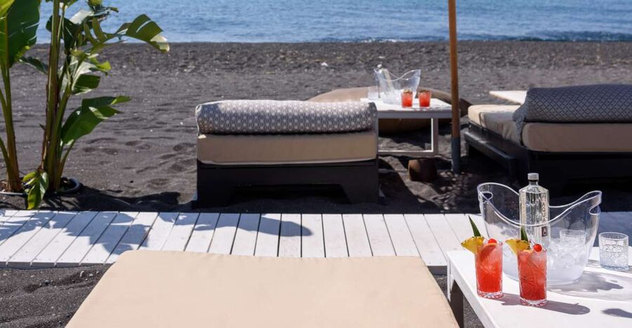 Perivolos Beach: Sun-Bed Experience FortyOne Bar Restaurant - Choosing your sunbed or cabana: size, shade, and who it fits