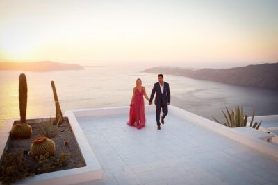 Personal Travel and Vacation Photographer Tour in Santorini