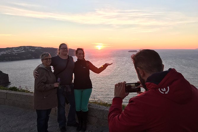 Private 5 Hours Highlights Tour by Native Guide with Wine Tasting - Oia’s hillside charm, plus the reality of a very popular town