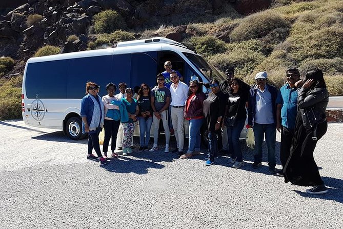 Private 8h tour on Santorini - Oia main street: classic architecture and fast photo strategy