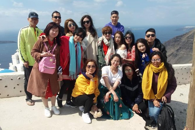Private 8h tour on Santorini - Fira at the end: photos plus shopping in Santorini’s capital