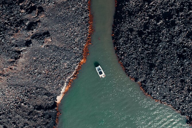 Private Caldera Cruise with Power Catamaran ENJOY incl. Meal & Drinks - Snorkeling, SUP, and Free Wi-Fi: Nice Extras, Not Just Marketing