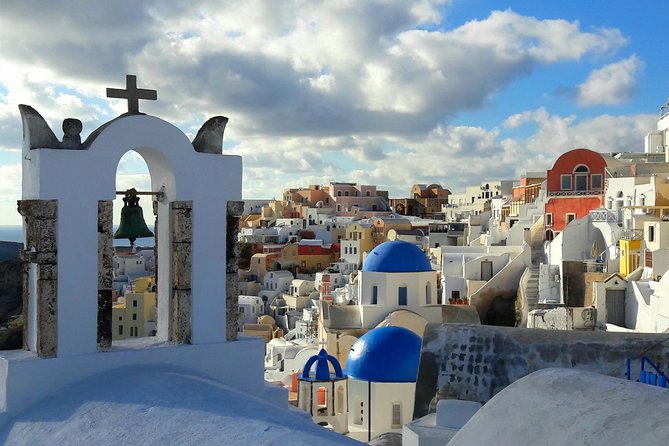 Private Classic Santorini Panorama: Visit the most popular destinations! - Pickup, van comfort, and why logistics matter on Santorini