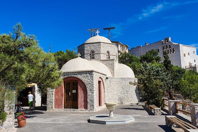 Private Custom Land Tour in Santorini with a Local - Stop 1: Oia for castle views, narrow lanes, and fast sunset-style photos