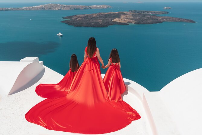 Private Flying Dress Photoshoot in Santorini - Edited Photos Delivery: What to Expect in 10-14 Days