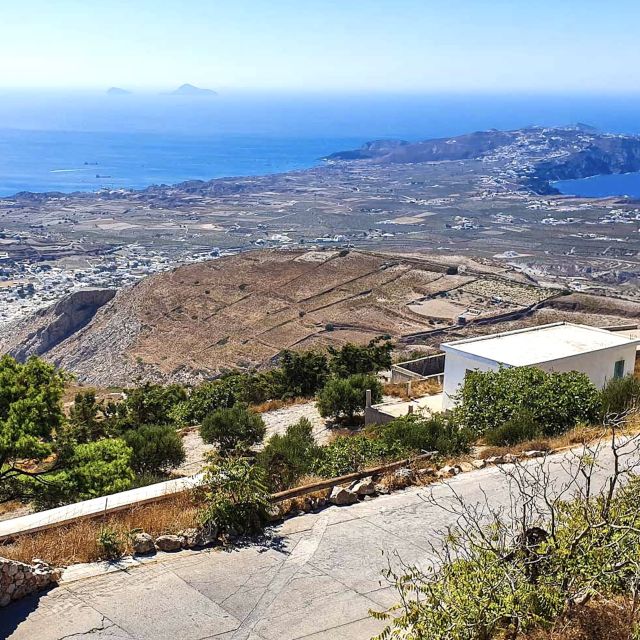 Private Full-Day Tour with winery visit - Oia first: where the photos are, and where you can breathe