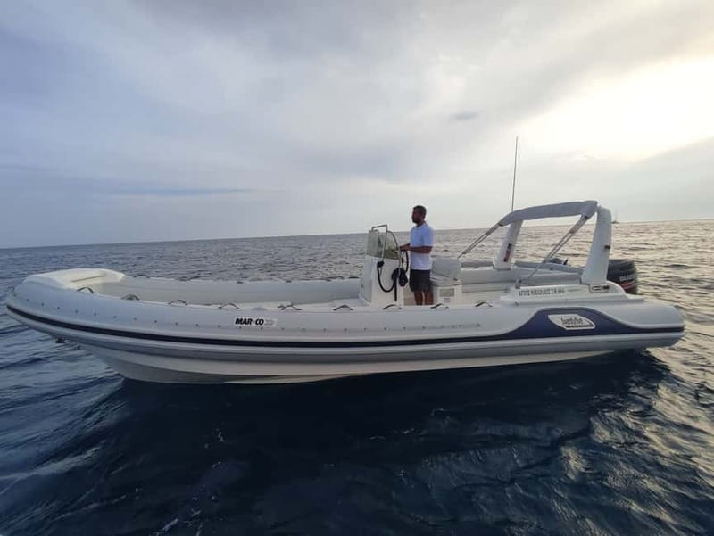 Private, fully customizable cruise in Santorini's caldera - Therasia and the elephant skin rocks, plus traditional boat houses