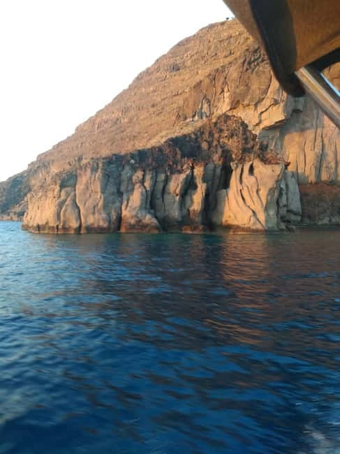 Private, fully customizable cruise in Santorini's caldera - What is included onboard, and what that means for your day