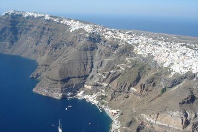 Private Helicopter Tour Santorini 20 minutes – up to 4 passengers