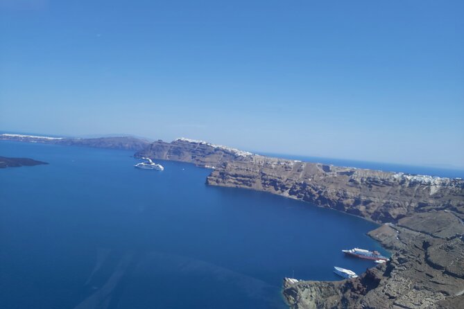 Private Helicopter Tour Santorini 30 minutes - up to 4 passengers - Where you start: Exo Gonia and what the meeting point means