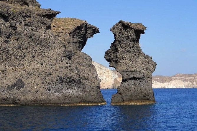 Private Luxury Santorini Catamaran Cruise with Port Pickup - The practical reality of the 5-hour timing (and the 4-hour option)