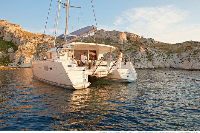 Private Morning Tour Lagoon 400-380 Sailing in Santorini ,lunch, drink, transfer - Getting From Your Hotel to Amoudi Port Smoothly