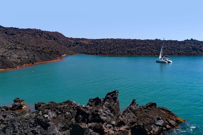 Private Sunset Cruise with Dinner and Drinks! - Who runs the show on board: friendly crews and real hospitality