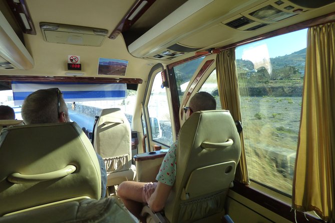 Private Transfer Santorini - One-way vs. round-trip, and why flexible timing is huge