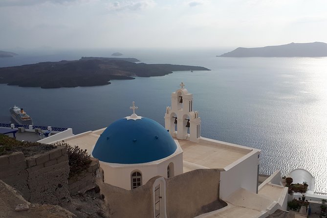 Private transfers in Santorini Greece - Meeting Your Driver at the Ferry or Airport Arrivals