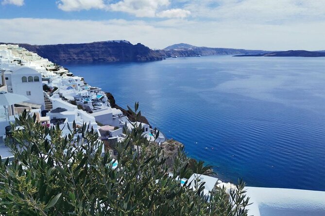 Private Wine Tasting Tour With a Santorini Sunset Ending - The sommelier-led approach: what you learn, not just what you drink